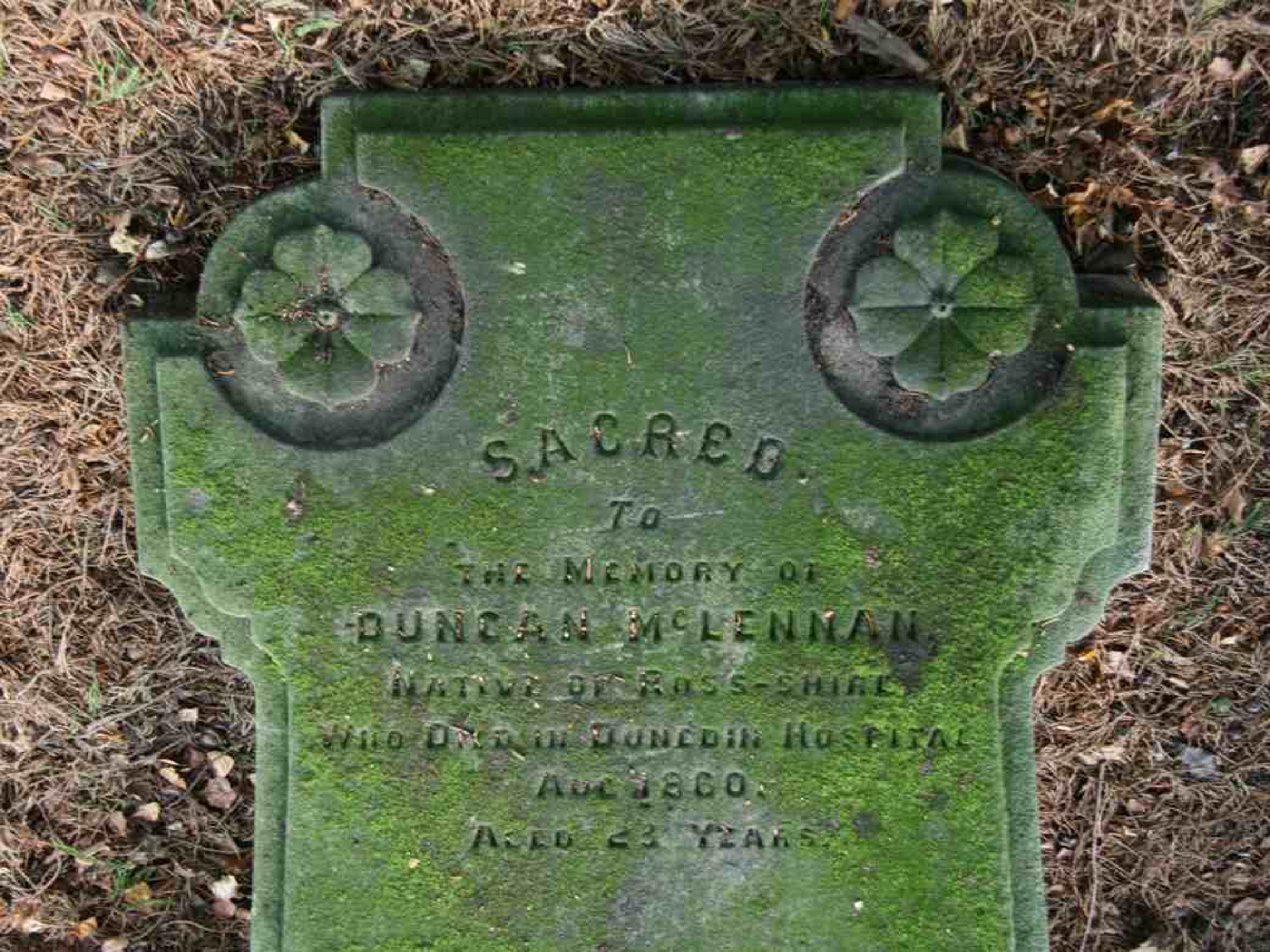 Photo of headstones/Duncan McLennan died 1860 MI Dunedin
